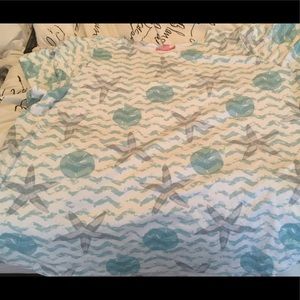 Nice shirt 👗👖👚$4 items 4 for $12 when bundled